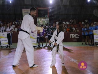 
<a style='margin-left: 5px;' class='btn btn-xs btn-social btn-facebook' href='https://www.facebook.com/sharer/sharer.php?u=https://boladovale.com.br/imgs/800-800-90/conteudo/fotos/1381/img4208.jpg' rel='popup' data-width='500' data-height='400'><i class='fa fa-facebook'></i>Compartilhar <span class='hidden-xs'>no Facebook</span>
</a> 
<a class='btn btn-default btn-xs' target='_blank' href='imgs/800-800-90/conteudo/fotos/1381/img4208.jpg'>
<span class='glyphicon glyphicon-cloud-download'></span> Salvar
</a> 
<span></span>