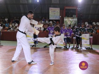 
<a style='margin-left: 5px;' class='btn btn-xs btn-social btn-facebook' href='https://www.facebook.com/sharer/sharer.php?u=https://boladovale.com.br/imgs/800-800-90/conteudo/fotos/1381/img4211.jpg' rel='popup' data-width='500' data-height='400'><i class='fa fa-facebook'></i>Compartilhar <span class='hidden-xs'>no Facebook</span>
</a> 
<a class='btn btn-default btn-xs' target='_blank' href='imgs/800-800-90/conteudo/fotos/1381/img4211.jpg'>
<span class='glyphicon glyphicon-cloud-download'></span> Salvar
</a> 
<span></span>