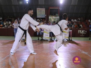 
<a style='margin-left: 5px;' class='btn btn-xs btn-social btn-facebook' href='https://www.facebook.com/sharer/sharer.php?u=https://boladovale.com.br/imgs/800-800-90/conteudo/fotos/1381/img4213.jpg' rel='popup' data-width='500' data-height='400'><i class='fa fa-facebook'></i>Compartilhar <span class='hidden-xs'>no Facebook</span>
</a> 
<a class='btn btn-default btn-xs' target='_blank' href='imgs/800-800-90/conteudo/fotos/1381/img4213.jpg'>
<span class='glyphicon glyphicon-cloud-download'></span> Salvar
</a> 
<span></span>