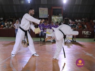 
<a style='margin-left: 5px;' class='btn btn-xs btn-social btn-facebook' href='https://www.facebook.com/sharer/sharer.php?u=https://boladovale.com.br/imgs/800-800-90/conteudo/fotos/1381/img4214.jpg' rel='popup' data-width='500' data-height='400'><i class='fa fa-facebook'></i>Compartilhar <span class='hidden-xs'>no Facebook</span>
</a> 
<a class='btn btn-default btn-xs' target='_blank' href='imgs/800-800-90/conteudo/fotos/1381/img4214.jpg'>
<span class='glyphicon glyphicon-cloud-download'></span> Salvar
</a> 
<span></span>