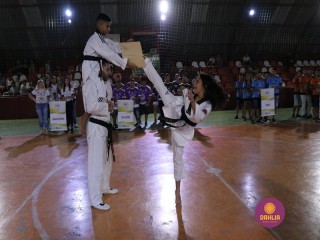 
<a style='margin-left: 5px;' class='btn btn-xs btn-social btn-facebook' href='https://www.facebook.com/sharer/sharer.php?u=https://boladovale.com.br/imgs/800-800-90/conteudo/fotos/1381/img4218.jpg' rel='popup' data-width='500' data-height='400'><i class='fa fa-facebook'></i>Compartilhar <span class='hidden-xs'>no Facebook</span>
</a> 
<a class='btn btn-default btn-xs' target='_blank' href='imgs/800-800-90/conteudo/fotos/1381/img4218.jpg'>
<span class='glyphicon glyphicon-cloud-download'></span> Salvar
</a> 
<span></span>