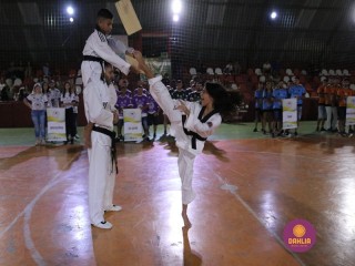 
<a style='margin-left: 5px;' class='btn btn-xs btn-social btn-facebook' href='https://www.facebook.com/sharer/sharer.php?u=https://boladovale.com.br/imgs/800-800-90/conteudo/fotos/1381/img4223.jpg' rel='popup' data-width='500' data-height='400'><i class='fa fa-facebook'></i>Compartilhar <span class='hidden-xs'>no Facebook</span>
</a> 
<a class='btn btn-default btn-xs' target='_blank' href='imgs/800-800-90/conteudo/fotos/1381/img4223.jpg'>
<span class='glyphicon glyphicon-cloud-download'></span> Salvar
</a> 
<span></span>