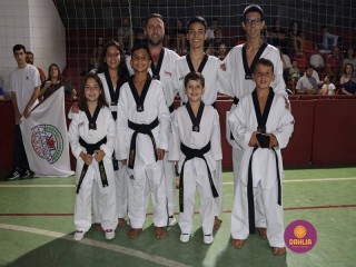 
<a style='margin-left: 5px;' class='btn btn-xs btn-social btn-facebook' href='https://www.facebook.com/sharer/sharer.php?u=https://boladovale.com.br/imgs/800-800-90/conteudo/fotos/1381/img4237.jpg' rel='popup' data-width='500' data-height='400'><i class='fa fa-facebook'></i>Compartilhar <span class='hidden-xs'>no Facebook</span>
</a> 
<a class='btn btn-default btn-xs' target='_blank' href='imgs/800-800-90/conteudo/fotos/1381/img4237.jpg'>
<span class='glyphicon glyphicon-cloud-download'></span> Salvar
</a> 
<span></span>