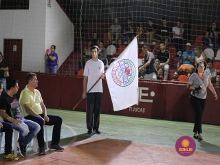 
<a style='margin-left: 5px;' class='btn btn-xs btn-social btn-facebook' href='https://www.facebook.com/sharer/sharer.php?u=https://boladovale.com.br/imgs/800-800-90/conteudo/fotos/1381/img4252.jpg' rel='popup' data-width='500' data-height='400'><i class='fa fa-facebook'></i>Compartilhar <span class='hidden-xs'>no Facebook</span>
</a> 
<a class='btn btn-default btn-xs' target='_blank' href='imgs/800-800-90/conteudo/fotos/1381/img4252.jpg'>
<span class='glyphicon glyphicon-cloud-download'></span> Salvar
</a> 
<span></span>