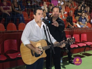 
<a style='margin-left: 5px;' class='btn btn-xs btn-social btn-facebook' href='https://www.facebook.com/sharer/sharer.php?u=https://boladovale.com.br/imgs/800-800-90/conteudo/fotos/1381/img4255.jpg' rel='popup' data-width='500' data-height='400'><i class='fa fa-facebook'></i>Compartilhar <span class='hidden-xs'>no Facebook</span>
</a> 
<a class='btn btn-default btn-xs' target='_blank' href='imgs/800-800-90/conteudo/fotos/1381/img4255.jpg'>
<span class='glyphicon glyphicon-cloud-download'></span> Salvar
</a> 
<span></span>