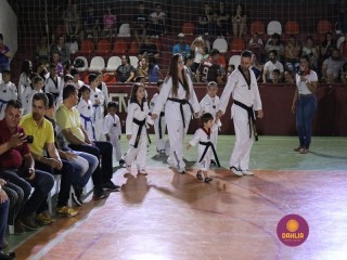 
<a style='margin-left: 5px;' class='btn btn-xs btn-social btn-facebook' href='https://www.facebook.com/sharer/sharer.php?u=https://boladovale.com.br/imgs/800-800-90/conteudo/fotos/1381/img4289.jpg' rel='popup' data-width='500' data-height='400'><i class='fa fa-facebook'></i>Compartilhar <span class='hidden-xs'>no Facebook</span>
</a> 
<a class='btn btn-default btn-xs' target='_blank' href='imgs/800-800-90/conteudo/fotos/1381/img4289.jpg'>
<span class='glyphicon glyphicon-cloud-download'></span> Salvar
</a> 
<span></span>