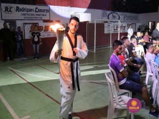 
<a style='margin-left: 5px;' class='btn btn-xs btn-social btn-facebook' href='https://www.facebook.com/sharer/sharer.php?u=https://boladovale.com.br/imgs/800-800-90/conteudo/fotos/1381/img4295.jpg' rel='popup' data-width='500' data-height='400'><i class='fa fa-facebook'></i>Compartilhar <span class='hidden-xs'>no Facebook</span>
</a> 
<a class='btn btn-default btn-xs' target='_blank' href='imgs/800-800-90/conteudo/fotos/1381/img4295.jpg'>
<span class='glyphicon glyphicon-cloud-download'></span> Salvar
</a> 
<span></span>