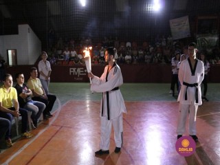 
<a style='margin-left: 5px;' class='btn btn-xs btn-social btn-facebook' href='https://www.facebook.com/sharer/sharer.php?u=https://boladovale.com.br/imgs/800-800-90/conteudo/fotos/1381/img4307.jpg' rel='popup' data-width='500' data-height='400'><i class='fa fa-facebook'></i>Compartilhar <span class='hidden-xs'>no Facebook</span>
</a> 
<a class='btn btn-default btn-xs' target='_blank' href='imgs/800-800-90/conteudo/fotos/1381/img4307.jpg'>
<span class='glyphicon glyphicon-cloud-download'></span> Salvar
</a> 
<span></span>