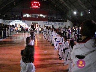 
<a style='margin-left: 5px;' class='btn btn-xs btn-social btn-facebook' href='https://www.facebook.com/sharer/sharer.php?u=https://boladovale.com.br/imgs/800-800-90/conteudo/fotos/1381/img4312.jpg' rel='popup' data-width='500' data-height='400'><i class='fa fa-facebook'></i>Compartilhar <span class='hidden-xs'>no Facebook</span>
</a> 
<a class='btn btn-default btn-xs' target='_blank' href='imgs/800-800-90/conteudo/fotos/1381/img4312.jpg'>
<span class='glyphicon glyphicon-cloud-download'></span> Salvar
</a> 
<span></span>