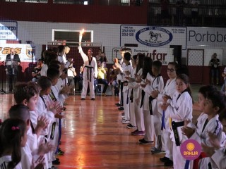 
<a style='margin-left: 5px;' class='btn btn-xs btn-social btn-facebook' href='https://www.facebook.com/sharer/sharer.php?u=https://boladovale.com.br/imgs/800-800-90/conteudo/fotos/1381/img4321.jpg' rel='popup' data-width='500' data-height='400'><i class='fa fa-facebook'></i>Compartilhar <span class='hidden-xs'>no Facebook</span>
</a> 
<a class='btn btn-default btn-xs' target='_blank' href='imgs/800-800-90/conteudo/fotos/1381/img4321.jpg'>
<span class='glyphicon glyphicon-cloud-download'></span> Salvar
</a> 
<span></span>