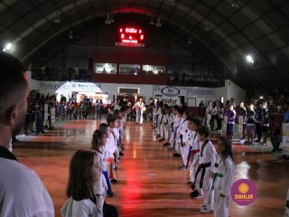 
<a style='margin-left: 5px;' class='btn btn-xs btn-social btn-facebook' href='https://www.facebook.com/sharer/sharer.php?u=https://boladovale.com.br/imgs/800-800-90/conteudo/fotos/1381/img4326.jpg' rel='popup' data-width='500' data-height='400'><i class='fa fa-facebook'></i>Compartilhar <span class='hidden-xs'>no Facebook</span>
</a> 
<a class='btn btn-default btn-xs' target='_blank' href='imgs/800-800-90/conteudo/fotos/1381/img4326.jpg'>
<span class='glyphicon glyphicon-cloud-download'></span> Salvar
</a> 
<span></span>