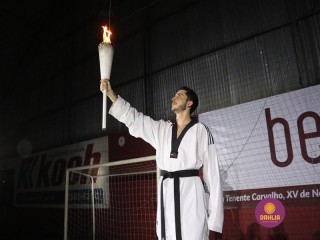 
<a style='margin-left: 5px;' class='btn btn-xs btn-social btn-facebook' href='https://www.facebook.com/sharer/sharer.php?u=https://boladovale.com.br/imgs/800-800-90/conteudo/fotos/1381/img4354.jpg' rel='popup' data-width='500' data-height='400'><i class='fa fa-facebook'></i>Compartilhar <span class='hidden-xs'>no Facebook</span>
</a> 
<a class='btn btn-default btn-xs' target='_blank' href='imgs/800-800-90/conteudo/fotos/1381/img4354.jpg'>
<span class='glyphicon glyphicon-cloud-download'></span> Salvar
</a> 
<span></span>