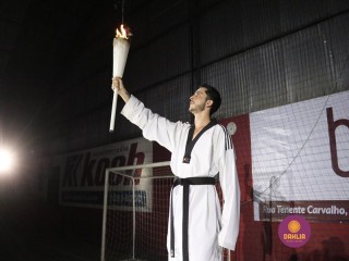 
<a style='margin-left: 5px;' class='btn btn-xs btn-social btn-facebook' href='https://www.facebook.com/sharer/sharer.php?u=https://boladovale.com.br/imgs/800-800-90/conteudo/fotos/1381/img4356.jpg' rel='popup' data-width='500' data-height='400'><i class='fa fa-facebook'></i>Compartilhar <span class='hidden-xs'>no Facebook</span>
</a> 
<a class='btn btn-default btn-xs' target='_blank' href='imgs/800-800-90/conteudo/fotos/1381/img4356.jpg'>
<span class='glyphicon glyphicon-cloud-download'></span> Salvar
</a> 
<span></span>