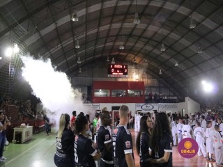 
<a style='margin-left: 5px;' class='btn btn-xs btn-social btn-facebook' href='https://www.facebook.com/sharer/sharer.php?u=https://boladovale.com.br/imgs/800-800-90/conteudo/fotos/1381/img4387.jpg' rel='popup' data-width='500' data-height='400'><i class='fa fa-facebook'></i>Compartilhar <span class='hidden-xs'>no Facebook</span>
</a> 
<a class='btn btn-default btn-xs' target='_blank' href='imgs/800-800-90/conteudo/fotos/1381/img4387.jpg'>
<span class='glyphicon glyphicon-cloud-download'></span> Salvar
</a> 
<span></span>