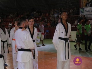 
<a style='margin-left: 5px;' class='btn btn-xs btn-social btn-facebook' href='https://www.facebook.com/sharer/sharer.php?u=https://boladovale.com.br/imgs/800-800-90/conteudo/fotos/1381/img4415.jpg' rel='popup' data-width='500' data-height='400'><i class='fa fa-facebook'></i>Compartilhar <span class='hidden-xs'>no Facebook</span>
</a> 
<a class='btn btn-default btn-xs' target='_blank' href='imgs/800-800-90/conteudo/fotos/1381/img4415.jpg'>
<span class='glyphicon glyphicon-cloud-download'></span> Salvar
</a> 
<span></span>