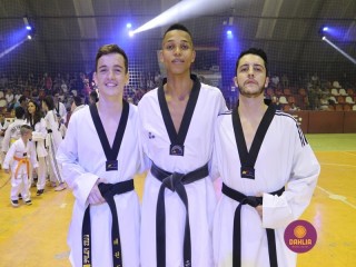 
<a style='margin-left: 5px;' class='btn btn-xs btn-social btn-facebook' href='https://www.facebook.com/sharer/sharer.php?u=https://boladovale.com.br/imgs/800-800-90/conteudo/fotos/1381/img4423.jpg' rel='popup' data-width='500' data-height='400'><i class='fa fa-facebook'></i>Compartilhar <span class='hidden-xs'>no Facebook</span>
</a> 
<a class='btn btn-default btn-xs' target='_blank' href='imgs/800-800-90/conteudo/fotos/1381/img4423.jpg'>
<span class='glyphicon glyphicon-cloud-download'></span> Salvar
</a> 
<span></span>