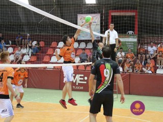 
<a style='margin-left: 5px;' class='btn btn-xs btn-social btn-facebook' href='https://www.facebook.com/sharer/sharer.php?u=https://boladovale.com.br/imgs/800-800-90/conteudo/fotos/1395/img5364.jpg' rel='popup' data-width='500' data-height='400'><i class='fa fa-facebook'></i>Compartilhar <span class='hidden-xs'>no Facebook</span>
</a> 
<a class='btn btn-default btn-xs' target='_blank' href='imgs/800-800-90/conteudo/fotos/1395/img5364.jpg'>
<span class='glyphicon glyphicon-cloud-download'></span> Salvar
</a> 
<span></span>