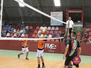 
<a style='margin-left: 5px;' class='btn btn-xs btn-social btn-facebook' href='https://www.facebook.com/sharer/sharer.php?u=https://boladovale.com.br/imgs/800-800-90/conteudo/fotos/1395/img5400.jpg' rel='popup' data-width='500' data-height='400'><i class='fa fa-facebook'></i>Compartilhar <span class='hidden-xs'>no Facebook</span>
</a> 
<a class='btn btn-default btn-xs' target='_blank' href='imgs/800-800-90/conteudo/fotos/1395/img5400.jpg'>
<span class='glyphicon glyphicon-cloud-download'></span> Salvar
</a> 
<span></span>