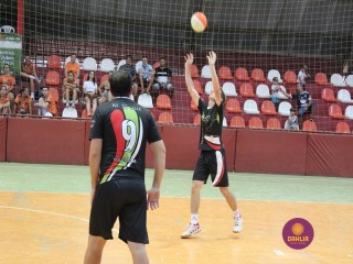 
<a style='margin-left: 5px;' class='btn btn-xs btn-social btn-facebook' href='https://www.facebook.com/sharer/sharer.php?u=https://boladovale.com.br/imgs/800-800-90/conteudo/fotos/1395/img5405.jpg' rel='popup' data-width='500' data-height='400'><i class='fa fa-facebook'></i>Compartilhar <span class='hidden-xs'>no Facebook</span>
</a> 
<a class='btn btn-default btn-xs' target='_blank' href='imgs/800-800-90/conteudo/fotos/1395/img5405.jpg'>
<span class='glyphicon glyphicon-cloud-download'></span> Salvar
</a> 
<span></span>