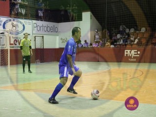 
<a style='margin-left: 5px;' class='btn btn-xs btn-social btn-facebook' href='https://www.facebook.com/sharer/sharer.php?u=https://boladovale.com.br/imgs/800-800-90/conteudo/fotos/1402/img1558.jpg' rel='popup' data-width='500' data-height='400'><i class='fa fa-facebook'></i>Compartilhar <span class='hidden-xs'>no Facebook</span>
</a> 
<a class='btn btn-default btn-xs' target='_blank' href='imgs/800-800-90/conteudo/fotos/1402/img1558.jpg'>
<span class='glyphicon glyphicon-cloud-download'></span> Salvar
</a> 
<span></span>