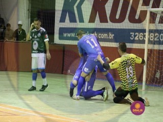 
<a style='margin-left: 5px;' class='btn btn-xs btn-social btn-facebook' href='https://www.facebook.com/sharer/sharer.php?u=https://boladovale.com.br/imgs/800-800-90/conteudo/fotos/1408/img2150.jpg' rel='popup' data-width='500' data-height='400'><i class='fa fa-facebook'></i>Compartilhar <span class='hidden-xs'>no Facebook</span>
</a> 
<a class='btn btn-default btn-xs' target='_blank' href='imgs/800-800-90/conteudo/fotos/1408/img2150.jpg'>
<span class='glyphicon glyphicon-cloud-download'></span> Salvar
</a> 
<span></span>