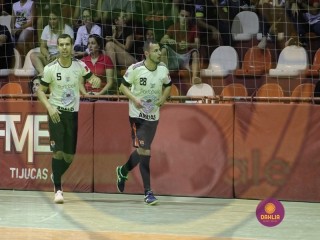 
<a style='margin-left: 5px;' class='btn btn-xs btn-social btn-facebook' href='https://www.facebook.com/sharer/sharer.php?u=https://boladovale.com.br/imgs/800-800-90/conteudo/fotos/1408/img2174.jpg' rel='popup' data-width='500' data-height='400'><i class='fa fa-facebook'></i>Compartilhar <span class='hidden-xs'>no Facebook</span>
</a> 
<a class='btn btn-default btn-xs' target='_blank' href='imgs/800-800-90/conteudo/fotos/1408/img2174.jpg'>
<span class='glyphicon glyphicon-cloud-download'></span> Salvar
</a> 
<span></span>