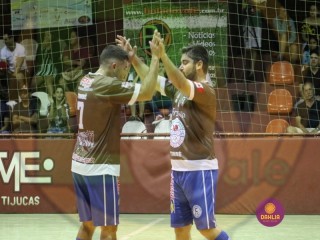 
<a style='margin-left: 5px;' class='btn btn-xs btn-social btn-facebook' href='https://www.facebook.com/sharer/sharer.php?u=https://boladovale.com.br/imgs/800-800-90/conteudo/fotos/1408/img2182.jpg' rel='popup' data-width='500' data-height='400'><i class='fa fa-facebook'></i>Compartilhar <span class='hidden-xs'>no Facebook</span>
</a> 
<a class='btn btn-default btn-xs' target='_blank' href='imgs/800-800-90/conteudo/fotos/1408/img2182.jpg'>
<span class='glyphicon glyphicon-cloud-download'></span> Salvar
</a> 
<span></span>