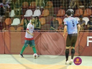 
<a style='margin-left: 5px;' class='btn btn-xs btn-social btn-facebook' href='https://www.facebook.com/sharer/sharer.php?u=https://boladovale.com.br/imgs/800-800-90/conteudo/fotos/1408/img2233.jpg' rel='popup' data-width='500' data-height='400'><i class='fa fa-facebook'></i>Compartilhar <span class='hidden-xs'>no Facebook</span>
</a> 
<a class='btn btn-default btn-xs' target='_blank' href='imgs/800-800-90/conteudo/fotos/1408/img2233.jpg'>
<span class='glyphicon glyphicon-cloud-download'></span> Salvar
</a> 
<span></span>