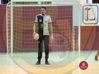 
<a style='margin-left: 5px;' class='btn btn-xs btn-social btn-facebook' href='https://www.facebook.com/sharer/sharer.php?u=https://boladovale.com.br/imgs/800-800-90/conteudo/fotos/1408/img2261.jpg' rel='popup' data-width='500' data-height='400'><i class='fa fa-facebook'></i>Compartilhar <span class='hidden-xs'>no Facebook</span>
</a> 
<a class='btn btn-default btn-xs' target='_blank' href='imgs/800-800-90/conteudo/fotos/1408/img2261.jpg'>
<span class='glyphicon glyphicon-cloud-download'></span> Salvar
</a> 
<span></span>