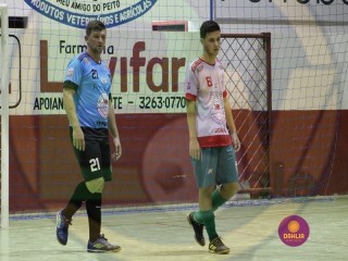 
<a style='margin-left: 5px;' class='btn btn-xs btn-social btn-facebook' href='https://www.facebook.com/sharer/sharer.php?u=https://boladovale.com.br/imgs/800-800-90/conteudo/fotos/1408/img2266.jpg' rel='popup' data-width='500' data-height='400'><i class='fa fa-facebook'></i>Compartilhar <span class='hidden-xs'>no Facebook</span>
</a> 
<a class='btn btn-default btn-xs' target='_blank' href='imgs/800-800-90/conteudo/fotos/1408/img2266.jpg'>
<span class='glyphicon glyphicon-cloud-download'></span> Salvar
</a> 
<span></span>