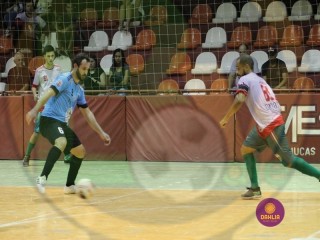 
<a style='margin-left: 5px;' class='btn btn-xs btn-social btn-facebook' href='https://www.facebook.com/sharer/sharer.php?u=https://boladovale.com.br/imgs/800-800-90/conteudo/fotos/1408/img2268.jpg' rel='popup' data-width='500' data-height='400'><i class='fa fa-facebook'></i>Compartilhar <span class='hidden-xs'>no Facebook</span>
</a> 
<a class='btn btn-default btn-xs' target='_blank' href='imgs/800-800-90/conteudo/fotos/1408/img2268.jpg'>
<span class='glyphicon glyphicon-cloud-download'></span> Salvar
</a> 
<span></span>