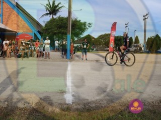 
<a style='margin-left: 5px;' class='btn btn-xs btn-social btn-facebook' href='https://www.facebook.com/sharer/sharer.php?u=https://boladovale.com.br/imgs/800-800-90/conteudo/fotos/1418/img3376.jpg' rel='popup' data-width='500' data-height='400'><i class='fa fa-facebook'></i>Compartilhar <span class='hidden-xs'>no Facebook</span>
</a> 
<a class='btn btn-default btn-xs' target='_blank' href='imgs/800-800-90/conteudo/fotos/1418/img3376.jpg'>
<span class='glyphicon glyphicon-cloud-download'></span> Salvar
</a> 
<span></span>