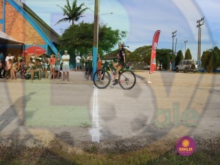 
<a style='margin-left: 5px;' class='btn btn-xs btn-social btn-facebook' href='https://www.facebook.com/sharer/sharer.php?u=https://boladovale.com.br/imgs/800-800-90/conteudo/fotos/1418/img3378.jpg' rel='popup' data-width='500' data-height='400'><i class='fa fa-facebook'></i>Compartilhar <span class='hidden-xs'>no Facebook</span>
</a> 
<a class='btn btn-default btn-xs' target='_blank' href='imgs/800-800-90/conteudo/fotos/1418/img3378.jpg'>
<span class='glyphicon glyphicon-cloud-download'></span> Salvar
</a> 
<span></span>