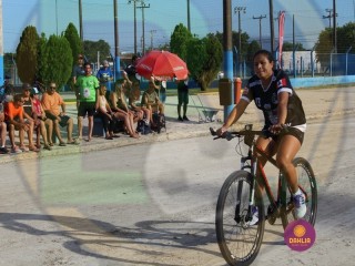 
<a style='margin-left: 5px;' class='btn btn-xs btn-social btn-facebook' href='https://www.facebook.com/sharer/sharer.php?u=https://boladovale.com.br/imgs/800-800-90/conteudo/fotos/1418/img6239.jpg' rel='popup' data-width='500' data-height='400'><i class='fa fa-facebook'></i>Compartilhar <span class='hidden-xs'>no Facebook</span>
</a> 
<a class='btn btn-default btn-xs' target='_blank' href='imgs/800-800-90/conteudo/fotos/1418/img6239.jpg'>
<span class='glyphicon glyphicon-cloud-download'></span> Salvar
</a> 
<span></span>