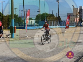 
<a style='margin-left: 5px;' class='btn btn-xs btn-social btn-facebook' href='https://www.facebook.com/sharer/sharer.php?u=https://boladovale.com.br/imgs/800-800-90/conteudo/fotos/1418/img6242.jpg' rel='popup' data-width='500' data-height='400'><i class='fa fa-facebook'></i>Compartilhar <span class='hidden-xs'>no Facebook</span>
</a> 
<a class='btn btn-default btn-xs' target='_blank' href='imgs/800-800-90/conteudo/fotos/1418/img6242.jpg'>
<span class='glyphicon glyphicon-cloud-download'></span> Salvar
</a> 
<span></span>