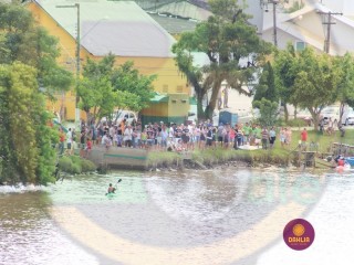 
<a style='margin-left: 5px;' class='btn btn-xs btn-social btn-facebook' href='https://www.facebook.com/sharer/sharer.php?u=https://boladovale.com.br/imgs/800-800-90/conteudo/fotos/1420/img6389.jpg' rel='popup' data-width='500' data-height='400'><i class='fa fa-facebook'></i>Compartilhar <span class='hidden-xs'>no Facebook</span>
</a> 
<a class='btn btn-default btn-xs' target='_blank' href='imgs/800-800-90/conteudo/fotos/1420/img6389.jpg'>
<span class='glyphicon glyphicon-cloud-download'></span> Salvar
</a> 
<span></span>