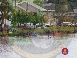 
<a style='margin-left: 5px;' class='btn btn-xs btn-social btn-facebook' href='https://www.facebook.com/sharer/sharer.php?u=https://boladovale.com.br/imgs/800-800-90/conteudo/fotos/1420/img6391.jpg' rel='popup' data-width='500' data-height='400'><i class='fa fa-facebook'></i>Compartilhar <span class='hidden-xs'>no Facebook</span>
</a> 
<a class='btn btn-default btn-xs' target='_blank' href='imgs/800-800-90/conteudo/fotos/1420/img6391.jpg'>
<span class='glyphicon glyphicon-cloud-download'></span> Salvar
</a> 
<span></span>