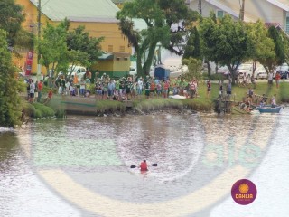 
<a style='margin-left: 5px;' class='btn btn-xs btn-social btn-facebook' href='https://www.facebook.com/sharer/sharer.php?u=https://boladovale.com.br/imgs/800-800-90/conteudo/fotos/1420/img6399.jpg' rel='popup' data-width='500' data-height='400'><i class='fa fa-facebook'></i>Compartilhar <span class='hidden-xs'>no Facebook</span>
</a> 
<a class='btn btn-default btn-xs' target='_blank' href='imgs/800-800-90/conteudo/fotos/1420/img6399.jpg'>
<span class='glyphicon glyphicon-cloud-download'></span> Salvar
</a> 
<span></span>