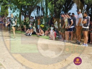 
<a style='margin-left: 5px;' class='btn btn-xs btn-social btn-facebook' href='https://www.facebook.com/sharer/sharer.php?u=https://boladovale.com.br/imgs/800-800-90/conteudo/fotos/1424/img4126.jpg' rel='popup' data-width='500' data-height='400'><i class='fa fa-facebook'></i>Compartilhar <span class='hidden-xs'>no Facebook</span>
</a> 
<a class='btn btn-default btn-xs' target='_blank' href='imgs/800-800-90/conteudo/fotos/1424/img4126.jpg'>
<span class='glyphicon glyphicon-cloud-download'></span> Salvar
</a> 
<span></span>