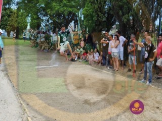
<a style='margin-left: 5px;' class='btn btn-xs btn-social btn-facebook' href='https://www.facebook.com/sharer/sharer.php?u=https://boladovale.com.br/imgs/800-800-90/conteudo/fotos/1425/img3889.jpg' rel='popup' data-width='500' data-height='400'><i class='fa fa-facebook'></i>Compartilhar <span class='hidden-xs'>no Facebook</span>
</a> 
<a class='btn btn-default btn-xs' target='_blank' href='imgs/800-800-90/conteudo/fotos/1425/img3889.jpg'>
<span class='glyphicon glyphicon-cloud-download'></span> Salvar
</a> 
<span></span>