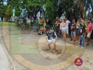
<a style='margin-left: 5px;' class='btn btn-xs btn-social btn-facebook' href='https://www.facebook.com/sharer/sharer.php?u=https://boladovale.com.br/imgs/800-800-90/conteudo/fotos/1425/img3892.jpg' rel='popup' data-width='500' data-height='400'><i class='fa fa-facebook'></i>Compartilhar <span class='hidden-xs'>no Facebook</span>
</a> 
<a class='btn btn-default btn-xs' target='_blank' href='imgs/800-800-90/conteudo/fotos/1425/img3892.jpg'>
<span class='glyphicon glyphicon-cloud-download'></span> Salvar
</a> 
<span></span>