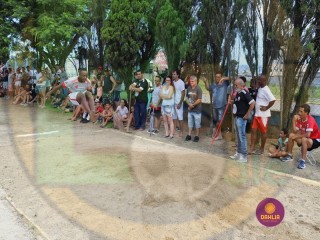 
<a style='margin-left: 5px;' class='btn btn-xs btn-social btn-facebook' href='https://www.facebook.com/sharer/sharer.php?u=https://boladovale.com.br/imgs/800-800-90/conteudo/fotos/1425/img3940.jpg' rel='popup' data-width='500' data-height='400'><i class='fa fa-facebook'></i>Compartilhar <span class='hidden-xs'>no Facebook</span>
</a> 
<a class='btn btn-default btn-xs' target='_blank' href='imgs/800-800-90/conteudo/fotos/1425/img3940.jpg'>
<span class='glyphicon glyphicon-cloud-download'></span> Salvar
</a> 
<span></span>