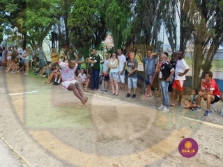 
<a style='margin-left: 5px;' class='btn btn-xs btn-social btn-facebook' href='https://www.facebook.com/sharer/sharer.php?u=https://boladovale.com.br/imgs/800-800-90/conteudo/fotos/1425/img3941.jpg' rel='popup' data-width='500' data-height='400'><i class='fa fa-facebook'></i>Compartilhar <span class='hidden-xs'>no Facebook</span>
</a> 
<a class='btn btn-default btn-xs' target='_blank' href='imgs/800-800-90/conteudo/fotos/1425/img3941.jpg'>
<span class='glyphicon glyphicon-cloud-download'></span> Salvar
</a> 
<span></span>
