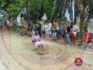 
<a style='margin-left: 5px;' class='btn btn-xs btn-social btn-facebook' href='https://www.facebook.com/sharer/sharer.php?u=https://boladovale.com.br/imgs/800-800-90/conteudo/fotos/1425/img3942.jpg' rel='popup' data-width='500' data-height='400'><i class='fa fa-facebook'></i>Compartilhar <span class='hidden-xs'>no Facebook</span>
</a> 
<a class='btn btn-default btn-xs' target='_blank' href='imgs/800-800-90/conteudo/fotos/1425/img3942.jpg'>
<span class='glyphicon glyphicon-cloud-download'></span> Salvar
</a> 
<span></span>