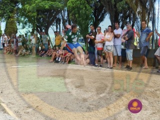 
<a style='margin-left: 5px;' class='btn btn-xs btn-social btn-facebook' href='https://www.facebook.com/sharer/sharer.php?u=https://boladovale.com.br/imgs/800-800-90/conteudo/fotos/1425/img3979.jpg' rel='popup' data-width='500' data-height='400'><i class='fa fa-facebook'></i>Compartilhar <span class='hidden-xs'>no Facebook</span>
</a> 
<a class='btn btn-default btn-xs' target='_blank' href='imgs/800-800-90/conteudo/fotos/1425/img3979.jpg'>
<span class='glyphicon glyphicon-cloud-download'></span> Salvar
</a> 
<span></span>