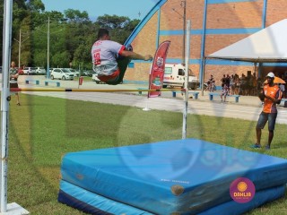 
<a style='margin-left: 5px;' class='btn btn-xs btn-social btn-facebook' href='https://www.facebook.com/sharer/sharer.php?u=https://boladovale.com.br/imgs/800-800-90/conteudo/fotos/1427/img6760.jpg' rel='popup' data-width='500' data-height='400'><i class='fa fa-facebook'></i>Compartilhar <span class='hidden-xs'>no Facebook</span>
</a> 
<a class='btn btn-default btn-xs' target='_blank' href='imgs/800-800-90/conteudo/fotos/1427/img6760.jpg'>
<span class='glyphicon glyphicon-cloud-download'></span> Salvar
</a> 
<span></span>