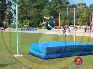 
<a style='margin-left: 5px;' class='btn btn-xs btn-social btn-facebook' href='https://www.facebook.com/sharer/sharer.php?u=https://boladovale.com.br/imgs/800-800-90/conteudo/fotos/1427/img6804.jpg' rel='popup' data-width='500' data-height='400'><i class='fa fa-facebook'></i>Compartilhar <span class='hidden-xs'>no Facebook</span>
</a> 
<a class='btn btn-default btn-xs' target='_blank' href='imgs/800-800-90/conteudo/fotos/1427/img6804.jpg'>
<span class='glyphicon glyphicon-cloud-download'></span> Salvar
</a> 
<span></span>