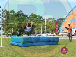 
<a style='margin-left: 5px;' class='btn btn-xs btn-social btn-facebook' href='https://www.facebook.com/sharer/sharer.php?u=https://boladovale.com.br/imgs/800-800-90/conteudo/fotos/1427/img6827.jpg' rel='popup' data-width='500' data-height='400'><i class='fa fa-facebook'></i>Compartilhar <span class='hidden-xs'>no Facebook</span>
</a> 
<a class='btn btn-default btn-xs' target='_blank' href='imgs/800-800-90/conteudo/fotos/1427/img6827.jpg'>
<span class='glyphicon glyphicon-cloud-download'></span> Salvar
</a> 
<span></span>