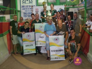 
<a style='margin-left: 5px;' class='btn btn-xs btn-social btn-facebook' href='https://www.facebook.com/sharer/sharer.php?u=https://boladovale.com.br/imgs/800-800-90/conteudo/fotos/1436/img7865.jpg' rel='popup' data-width='500' data-height='400'><i class='fa fa-facebook'></i>Compartilhar <span class='hidden-xs'>no Facebook</span>
</a> 
<a class='btn btn-default btn-xs' target='_blank' href='imgs/800-800-90/conteudo/fotos/1436/img7865.jpg'>
<span class='glyphicon glyphicon-cloud-download'></span> Salvar
</a> 
<span></span>