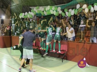 
<a style='margin-left: 5px;' class='btn btn-xs btn-social btn-facebook' href='https://www.facebook.com/sharer/sharer.php?u=https://boladovale.com.br/imgs/800-800-90/conteudo/fotos/1445/img9001.jpg' rel='popup' data-width='500' data-height='400'><i class='fa fa-facebook'></i>Compartilhar <span class='hidden-xs'>no Facebook</span>
</a> 
<a class='btn btn-default btn-xs' target='_blank' href='imgs/800-800-90/conteudo/fotos/1445/img9001.jpg'>
<span class='glyphicon glyphicon-cloud-download'></span> Salvar
</a> 
<span></span>